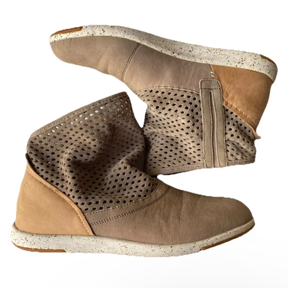 EMU Australia Numeralla Perforated Suede Ankle Booties Tan - Picture 2 of 6